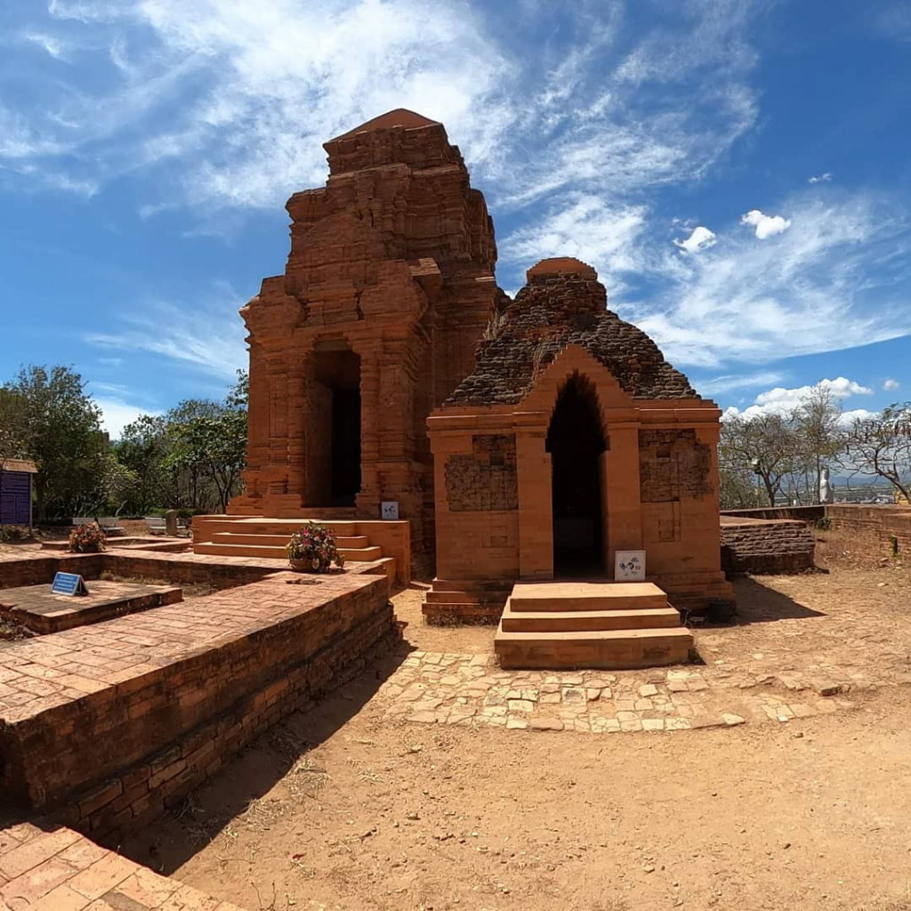 Tháp Poshanư Phan Thiết thờ thần linh