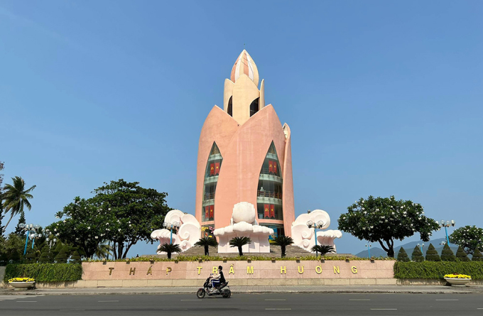 Kiến trúc tháp Trầm Hương Nha Trang độc đáo Vẻ đẹp kiến trúc tháp Trầm Hương Nha Trang