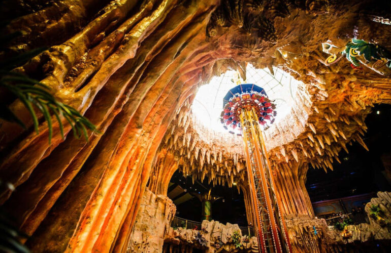 Trò chơi "Thác rơi tự do". Ảnh: banahills.sunworld.vn.