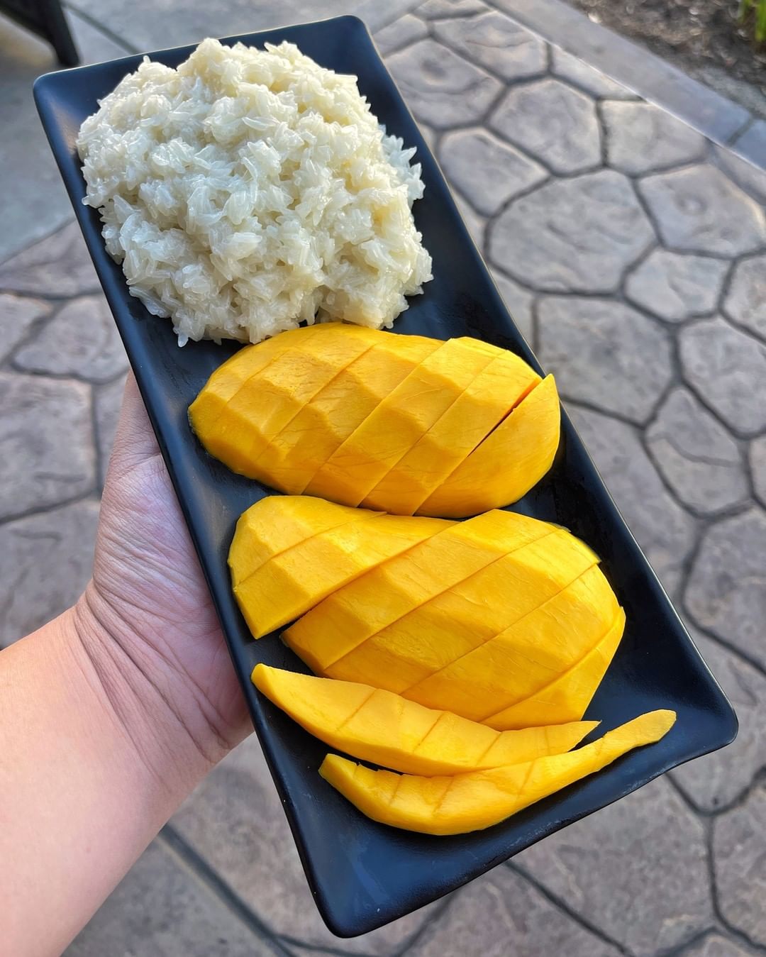 Xôi xoài. Ảnh: @eatletssea