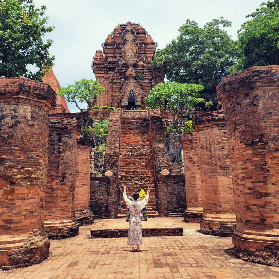 Khu di tích Tháp Bà Po Nagar Nha Trang cổ kính