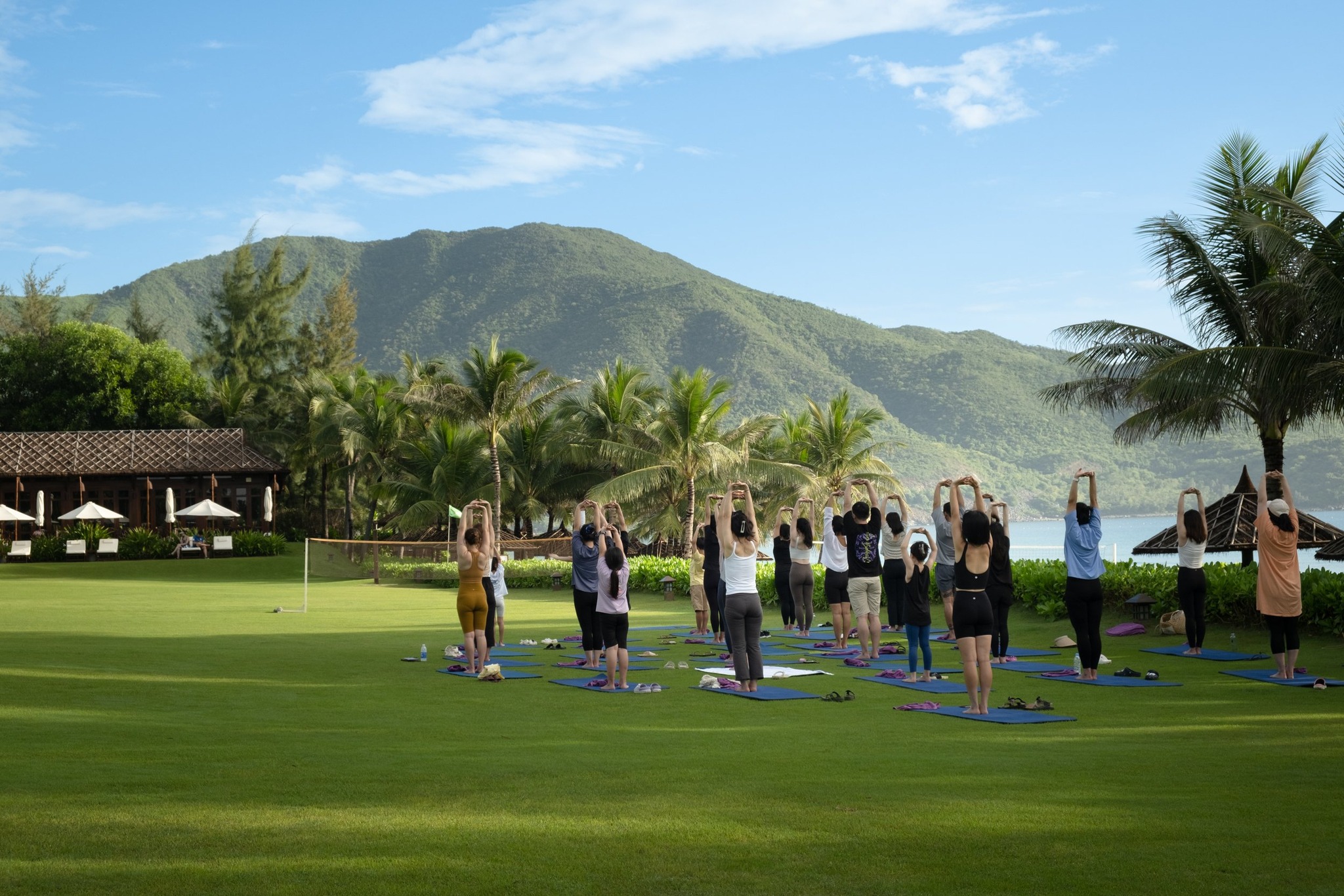 Buổi tập yoga The Anam Cam Ranh