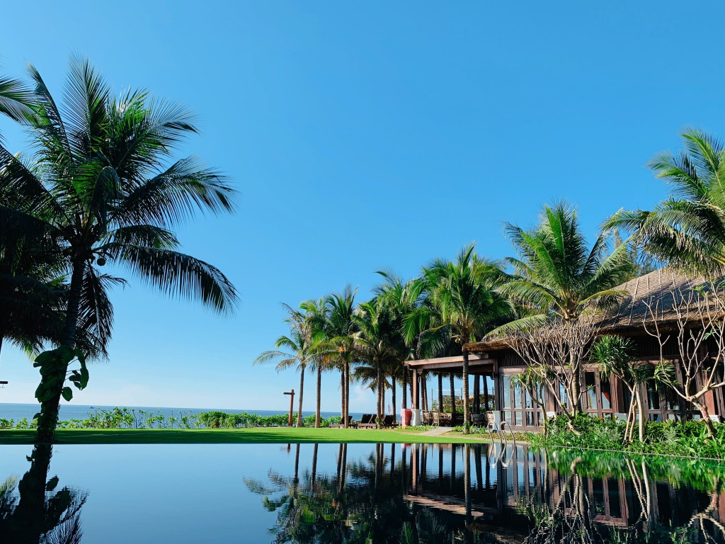 The Anam Mũi Né nằm giữa cảnh quan thiên nhiên sôi động