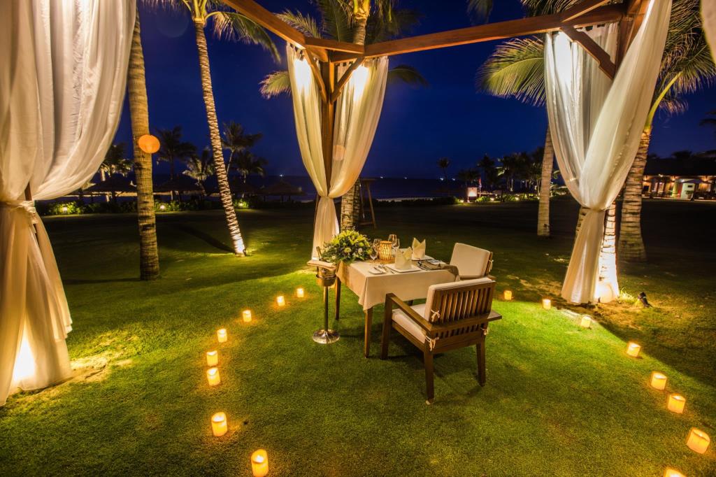 Quầy bar sang chảnh tại resort The Anam Nha Trang