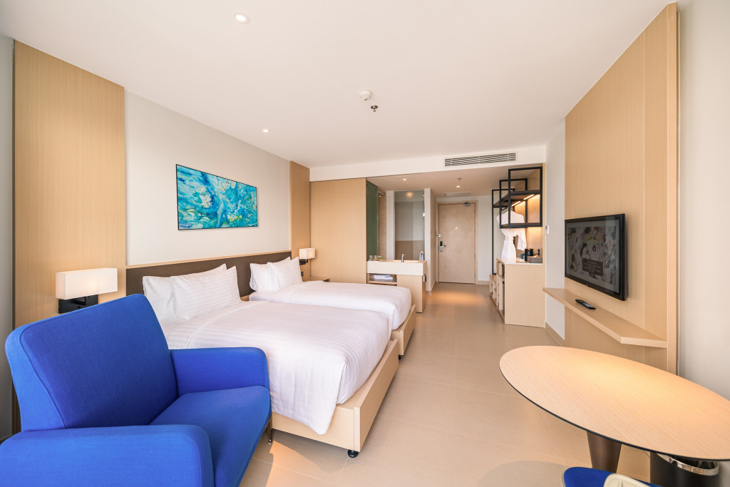 Bể bơi The Arena resort Cam Ranh