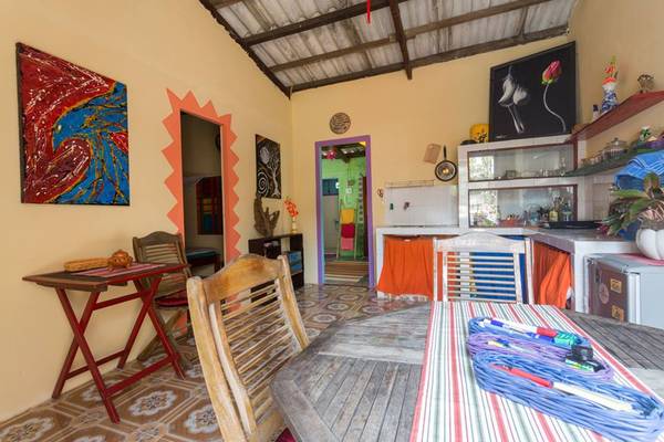 Du khách có thể sử dụng nhà bếp để nấu ăn, pha trà hay pha cà phê. Ảnh: Facebook The Hoi An Hippie House