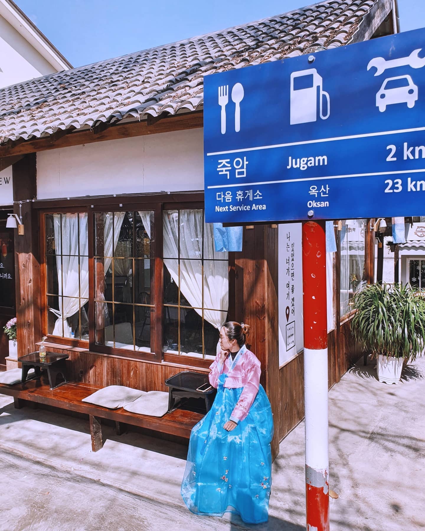 Bàn ghế vintage The Station View Coffee quán cà phê Đà Lạt