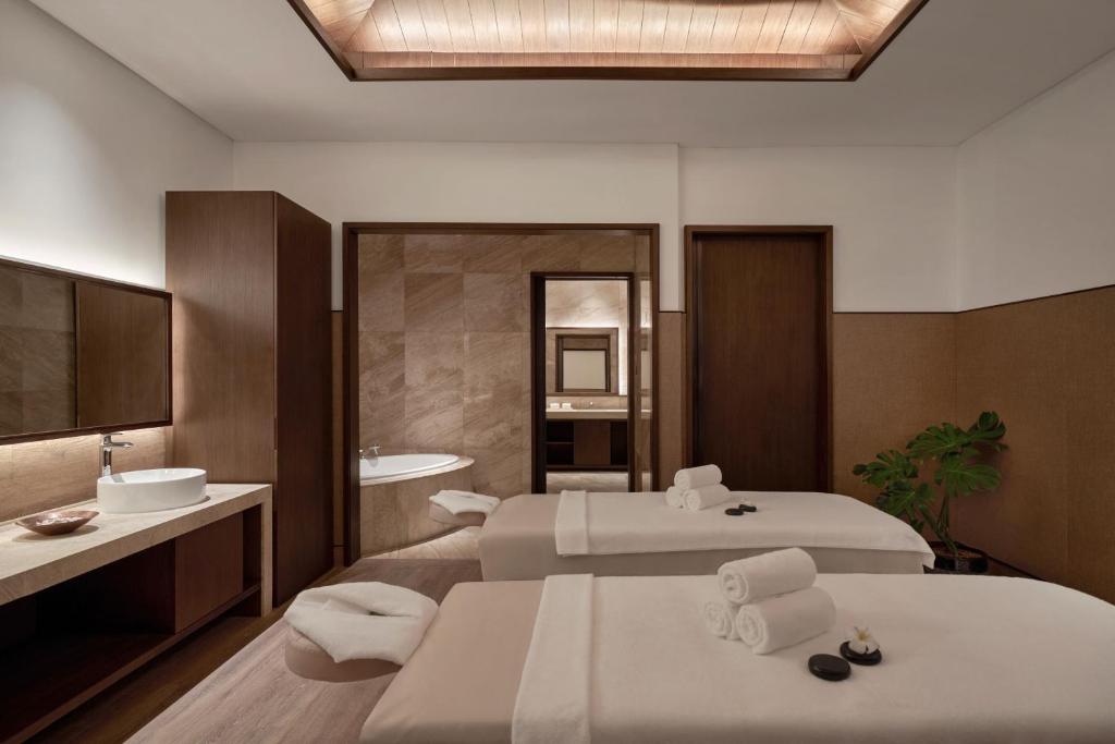 Phòng trị liệu spa sang trọng tại The Westin Resort & Spa Cam Ranh