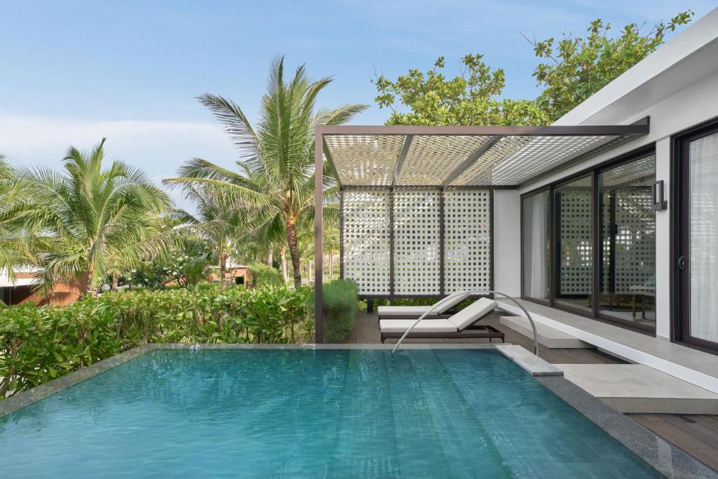Hồ bơi riêng tư tại villa The Westin Resort & Spa Cam Ranh