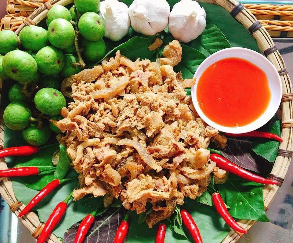 Thịt lợn muối chua đặc sản dân tộc Mường