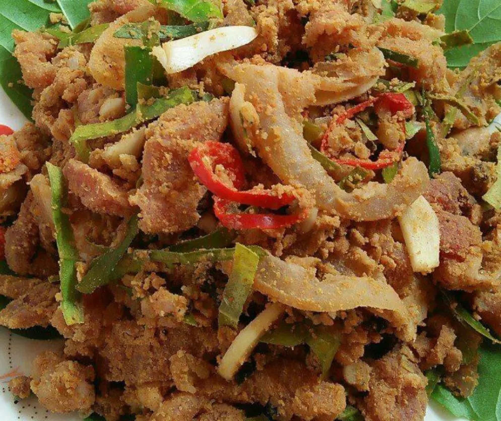 Hình ảnh thịt lợn muối chua chuẩn bị nguyên liệu