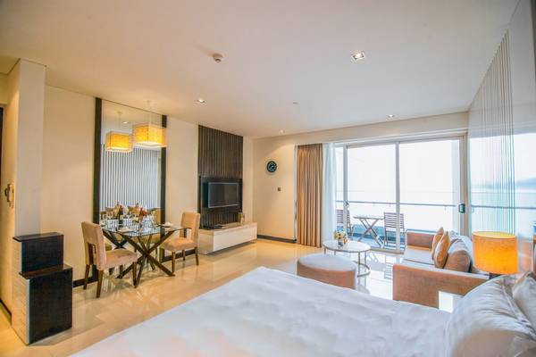 Phòng khách ấm cúng tại The Costa Nha Trang