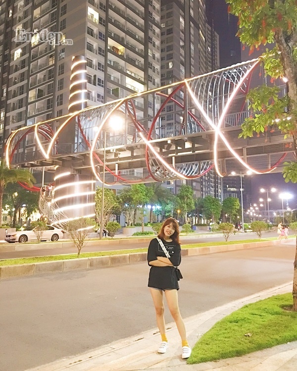 Theo chân cô gái trẻ khám phá trọn vẹn Landmark 81 – tòa nhà cao nhất Việt Nam và Đông Nam Á