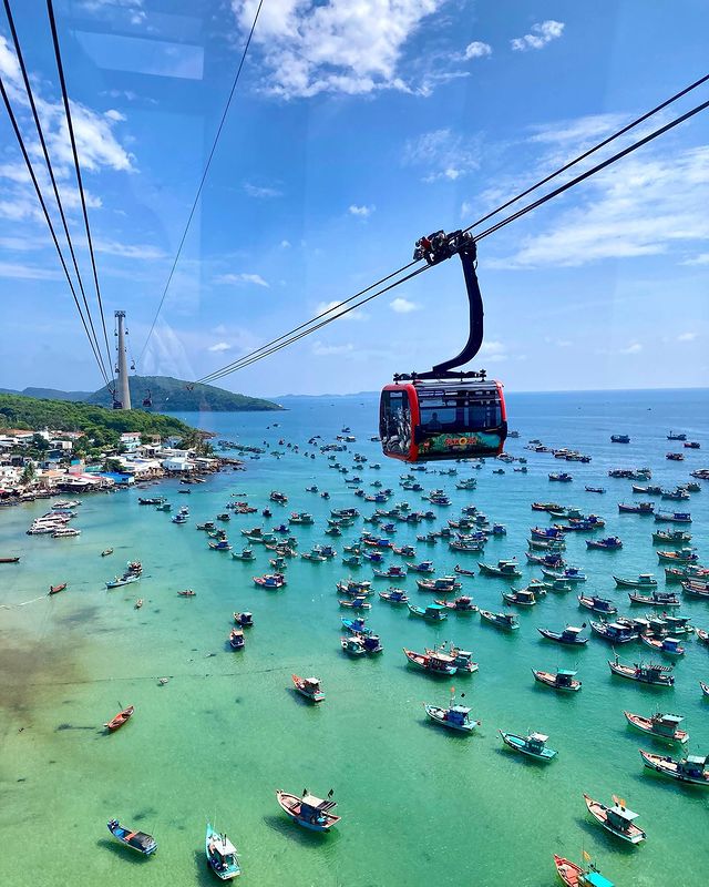 Cáp treo Hòn Thơm gần Sunset Town Phú Quốc