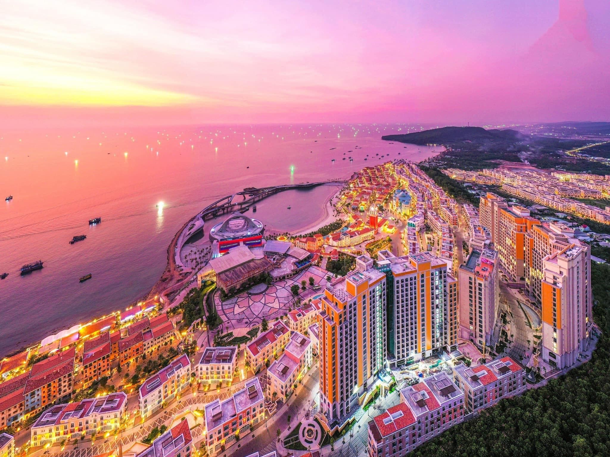 Thị trấn Hoàng Hôn Phú Quốc ngắm hoàng hôn rực rỡ
