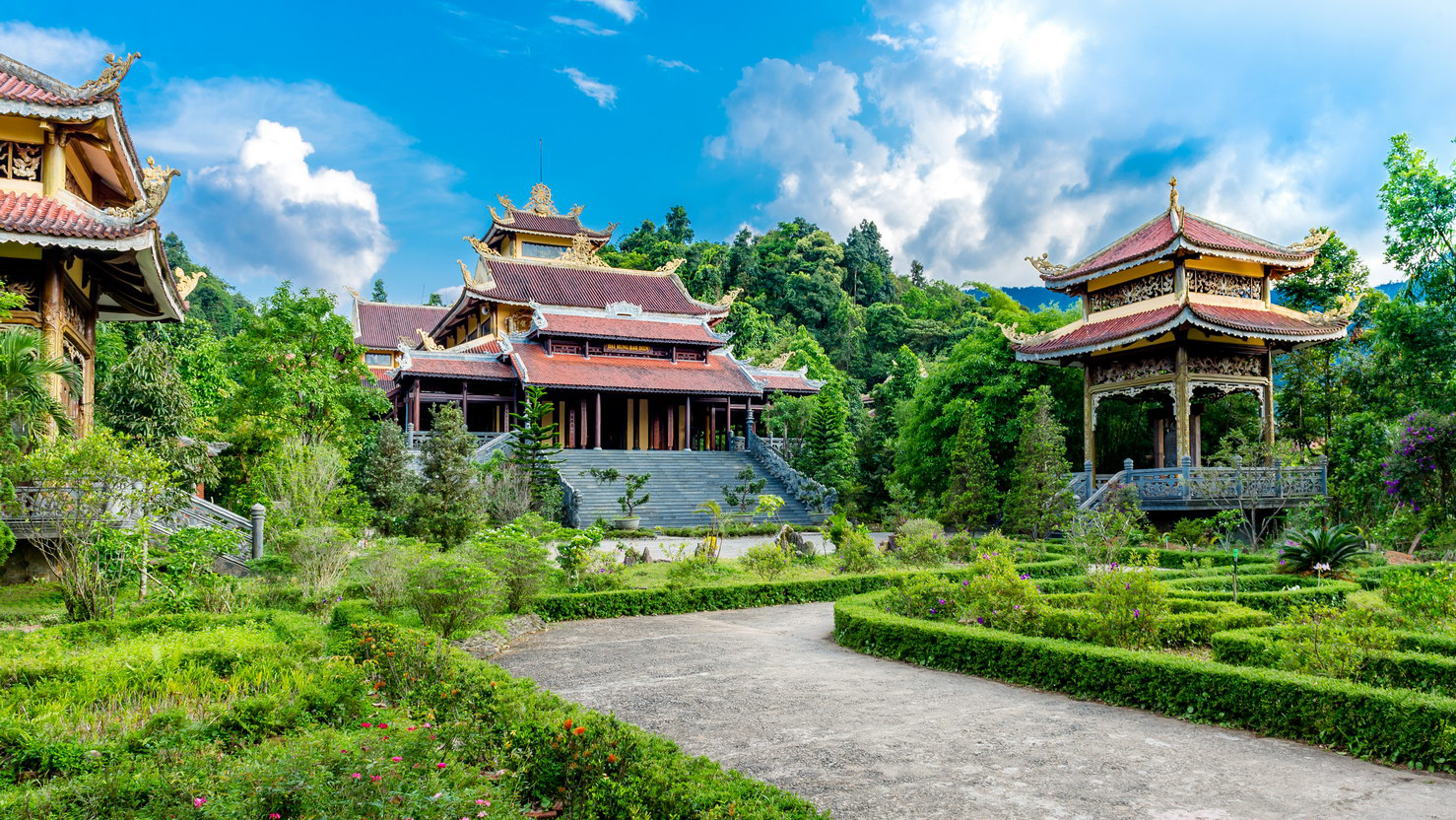 Thiền viện Trúc Lâm Bạch Mã uy nghiêm