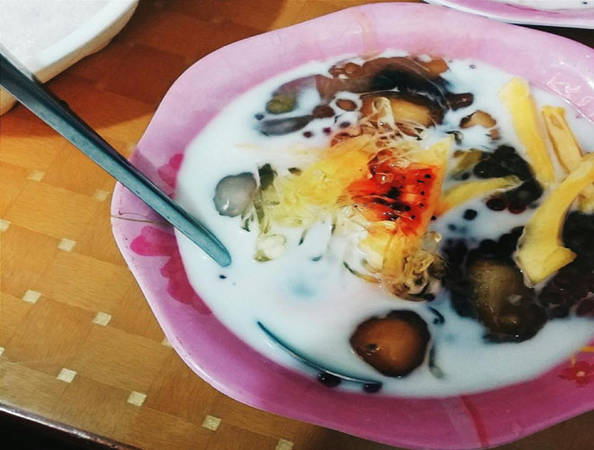 Chè xuka nổi tiếng trong ẩm thực ngõ chợ Đồng Xuân
