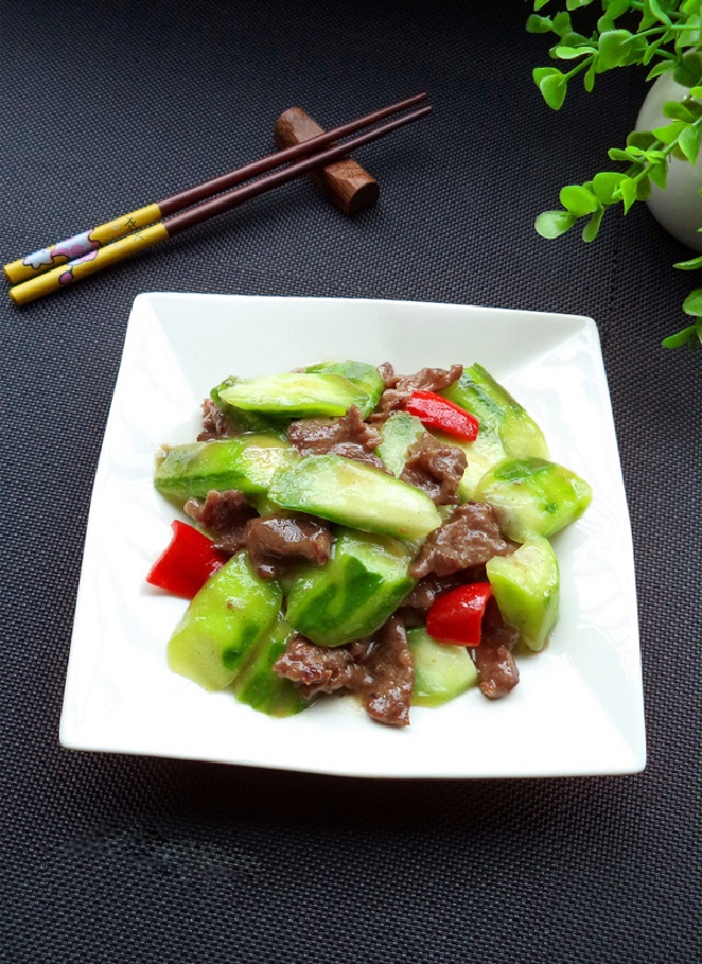 Món bò xào mướp thơm ngon
