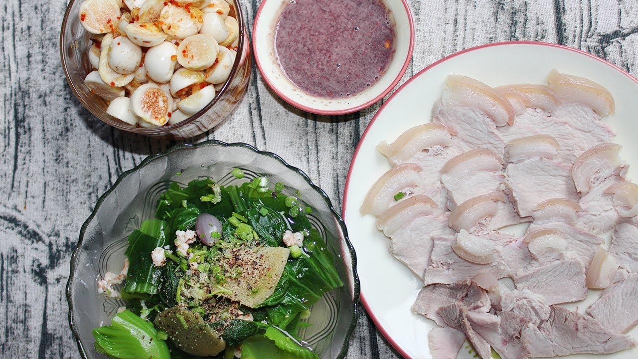 Vét sạch nồi cơm với món thịt luộc cà pháo mắm tôm đậm đà, ngon cơm