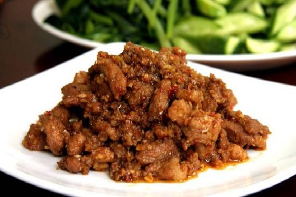 Hướng dẫn xào thịt với mắm ruốc