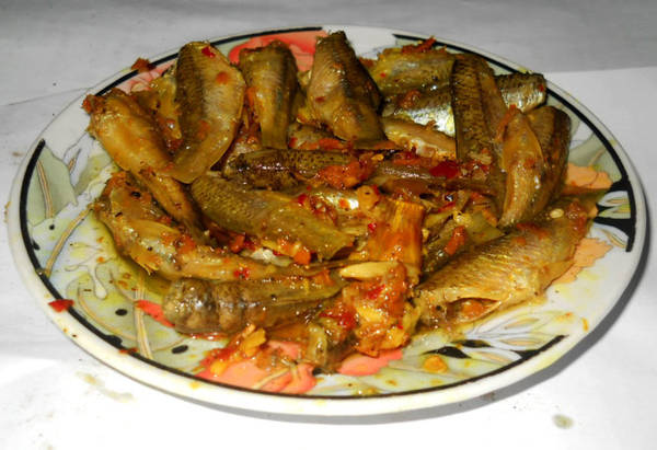 Hấp dẫn đĩa cá luối - Ảnh: THANH LY