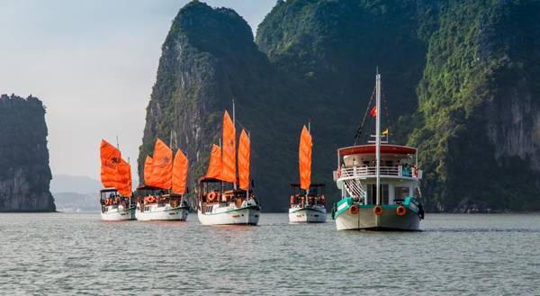 Du thuyền L’Azalée.