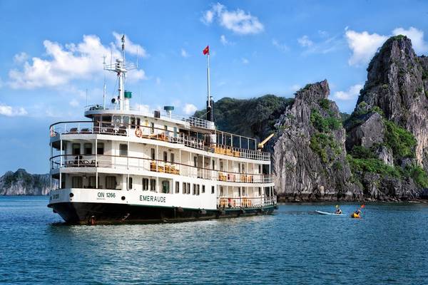 Không gian thư giãn trên du thuyền Emeraude Classic Không gian thư giãn trên du thuyền Emeraude Classic