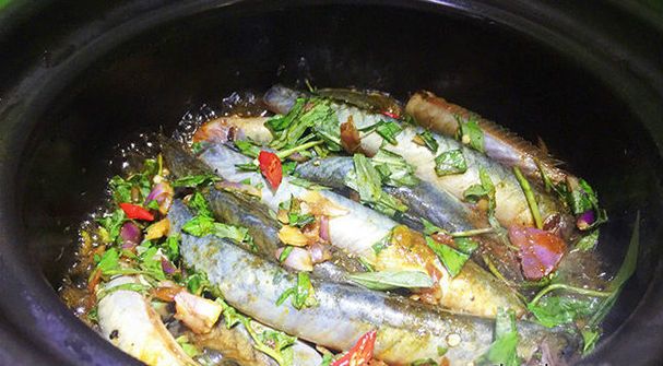 Món cá kèo kho rau răm hoàn thiện