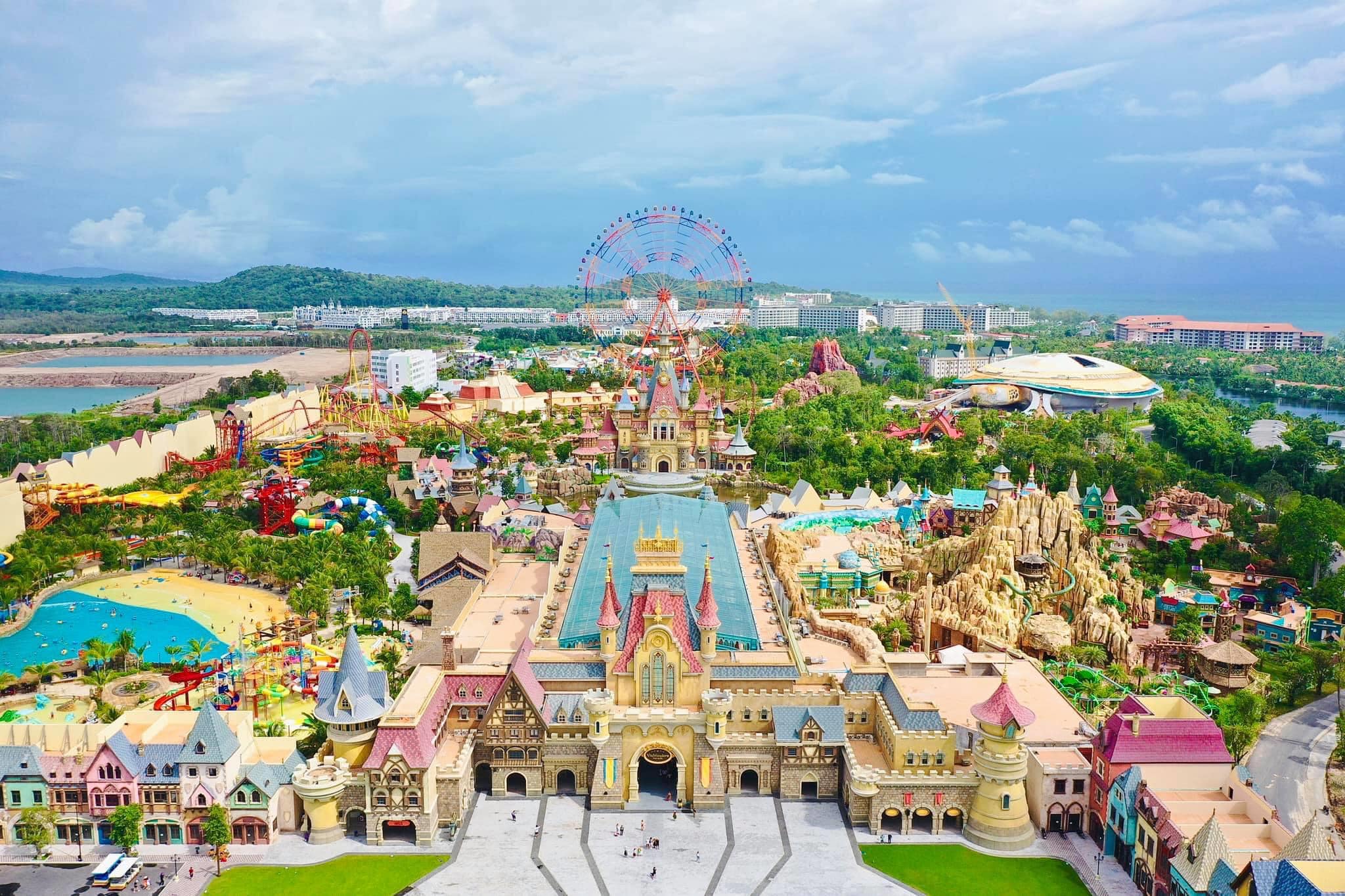 Không gian bên trong thủy cung Kim Quy Phú Quốc