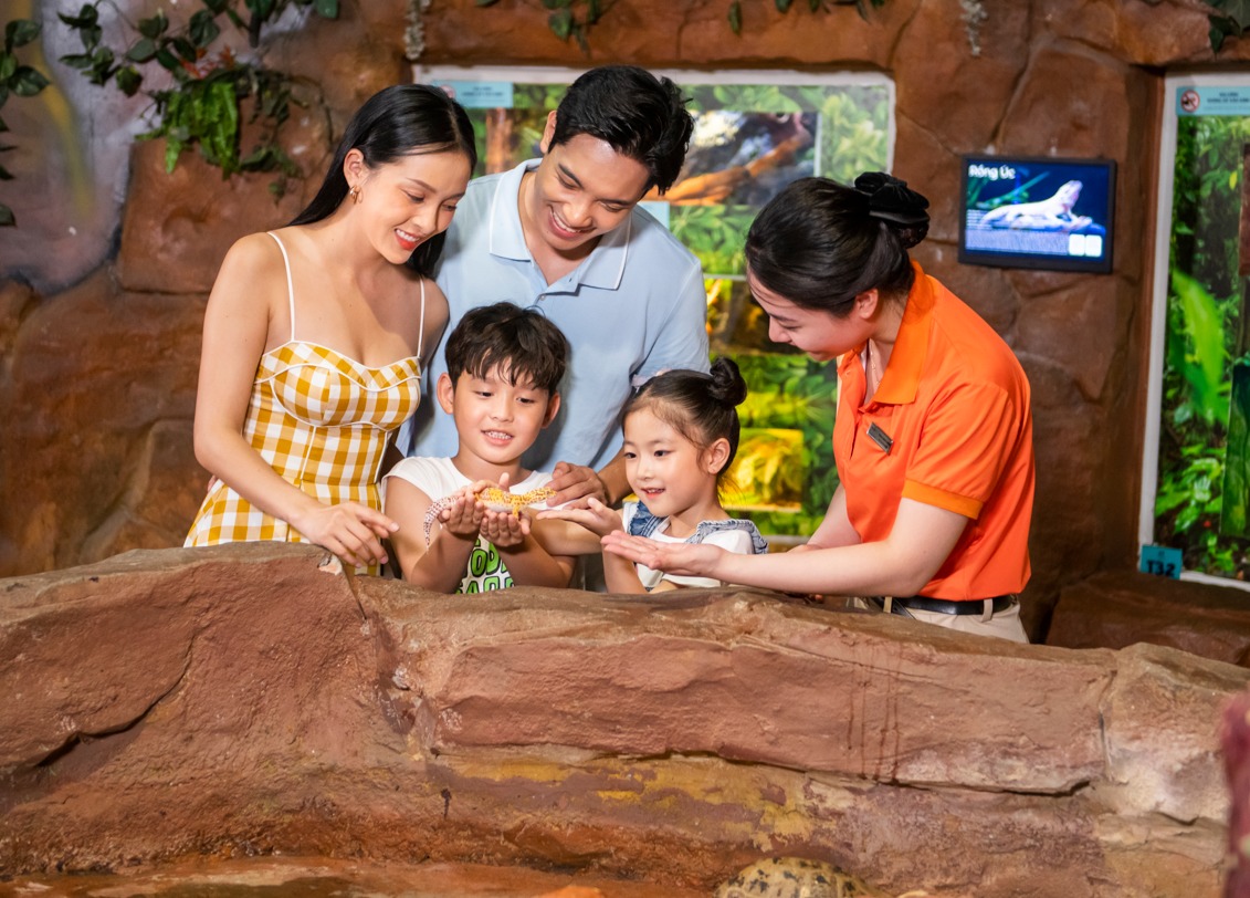 Chương trình “Làm quen với bò sát” tại thủy cung Vinpearl Times City