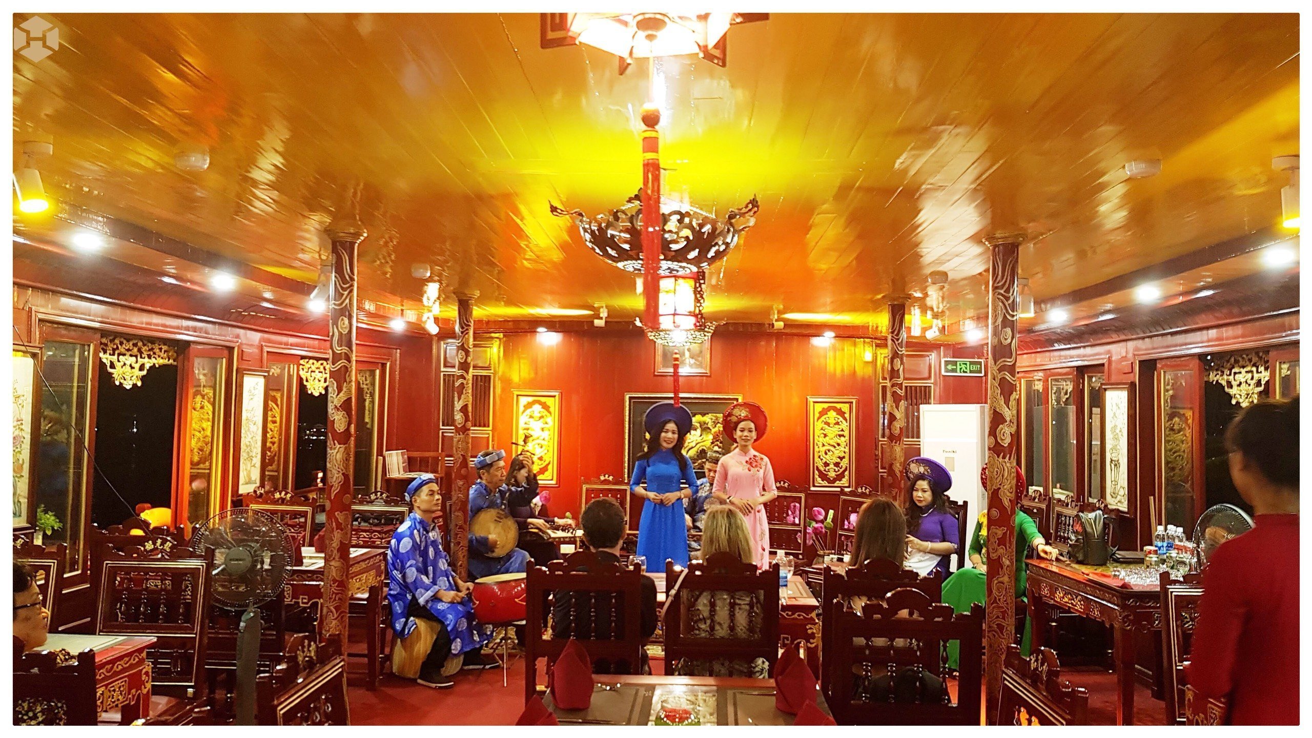 Nghe ca Huế trên sông Hương tour du lịch Huế 3N2Đ