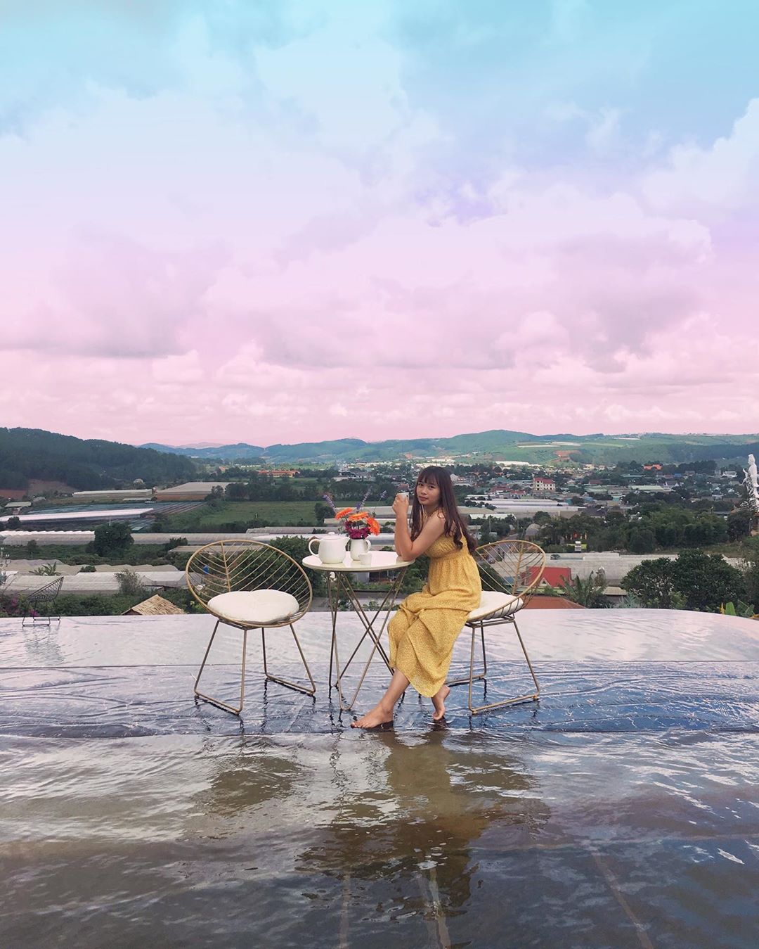 Hồ Trên Mây Đà Lạt view hồ bơi