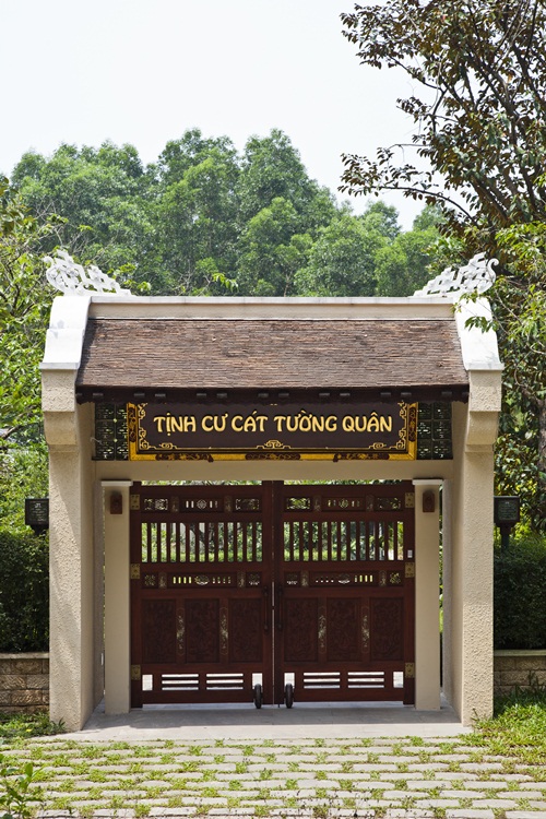 Cổng Tịnh cư Cát Tường Quân giữa đồi Thiên An