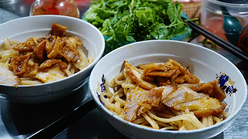 Mỗi tô cao lầu Hội An đầy đặn chỉ 20.000 đồng. Ảnh: Di Vỹ.