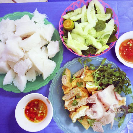 Bún đậu Cây Bàng tấp nập Đậu chiên giòn bún đậu Trường Chinh