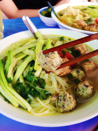 Quán bún bung tấp nập khách Trường Chinh Bún bung Bà Minh khu Đại La