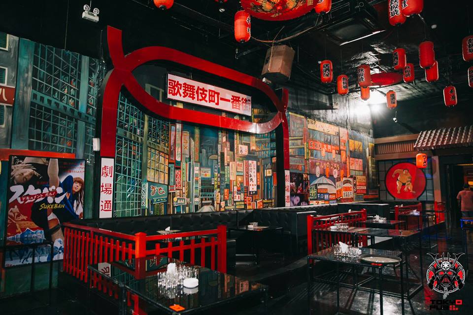 Góc chụp cổng đỏ Tokyo Pub Vũng Tàu Góc chụp cổng đỏ Tokyo Pub Vũng Tàu