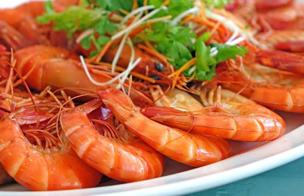 Bí quyết làm món tôm hấp sả thơm ngon cho bữa tối bận rộn
