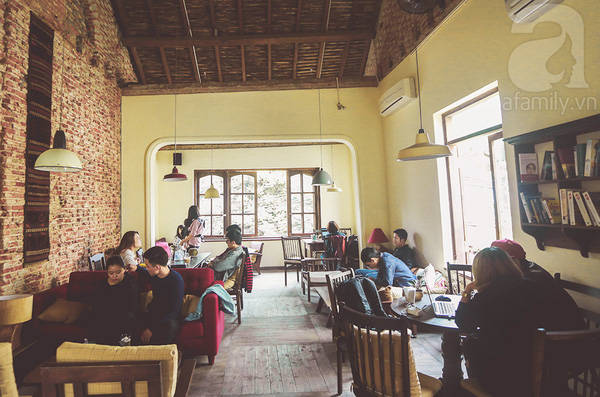 Không gian bên trong ấm cúng tại Xofa