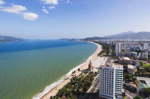 Bãi biển Nha Trang một trong những bãi biển đẹp nhất Việt Nam