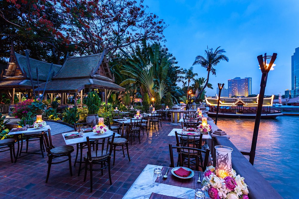 Không gian mở rộng thoáng hướng bờ sông