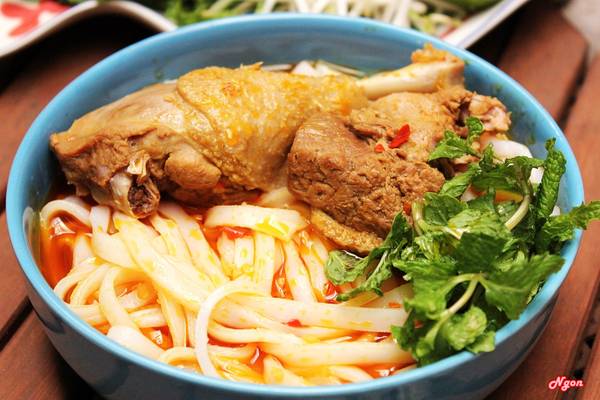 Mì quảng ngon tại quán ăn ngon Phan Thiết