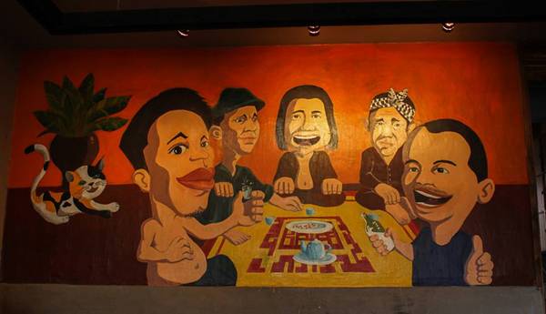 Tranh tường sinh động tại YOLO Hostel Đà Lạt