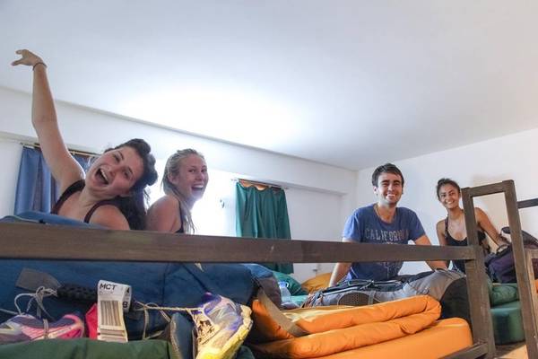 Các bạn trẻ check-in tại YOLO Hostel Đà Lạt