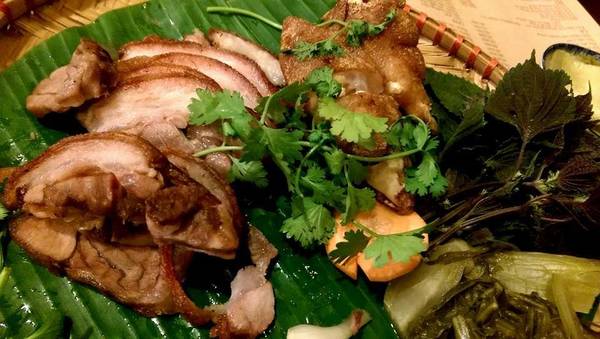 Chân giò muối chiên giòn, món ăn ngon Nha Trang hấp dẫn thực khách