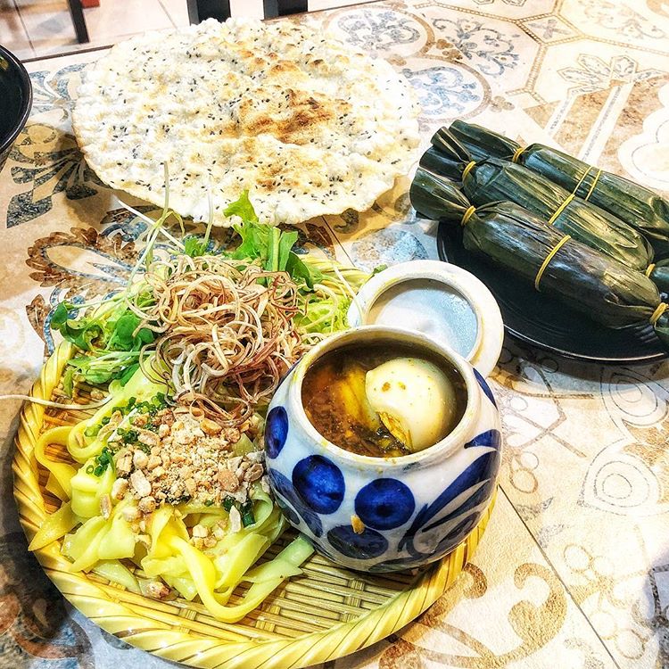 Mì quảng Đà Nẵng ếch tại Bếp Trang