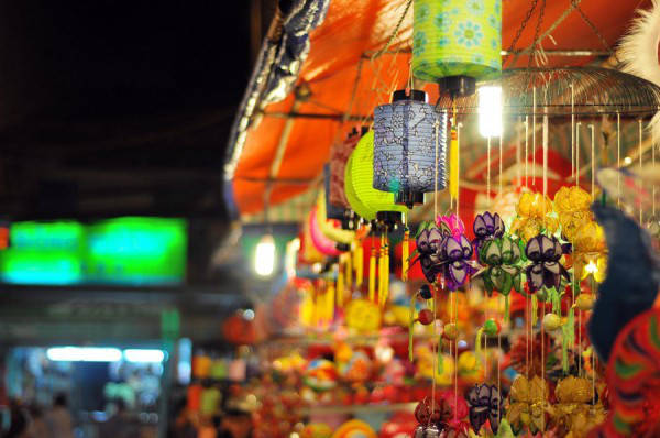 Lồng đèn đa dạng tại Lương Nhữ Học