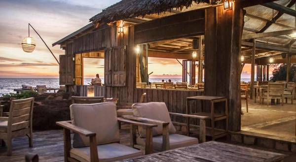 Resort Phú Quốc giá rẻ Mango Bay bờ biển cát trắng