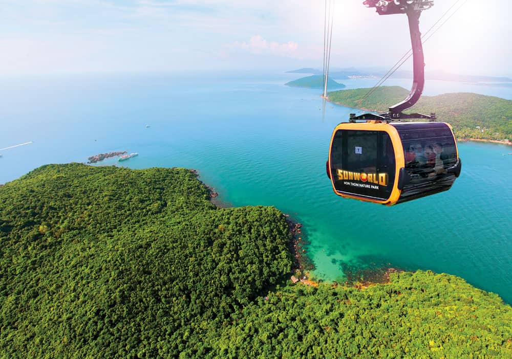 Khung cảnh biển trời Phú Quốc từ cáp treo Sun World