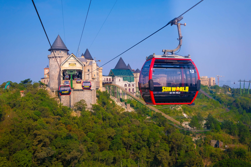 Cabin cáp treo Sun World Bà Nà Hills hoạt động liên tục